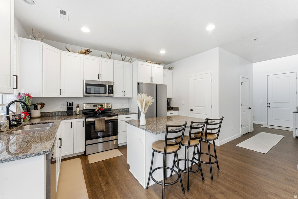 2126 W LYDIA LN Syracuse, UT 84075