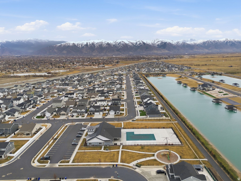 2126 W LYDIA LN Syracuse, UT 84075