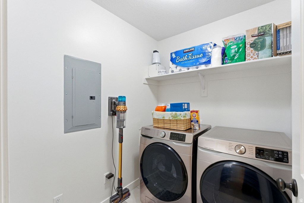 2126 W LYDIA LN Syracuse, UT 84075