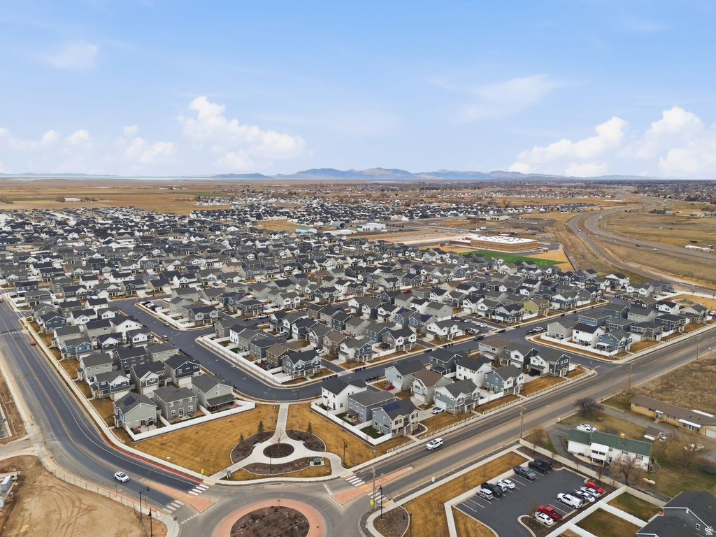 2126 W LYDIA LN Syracuse, UT 84075