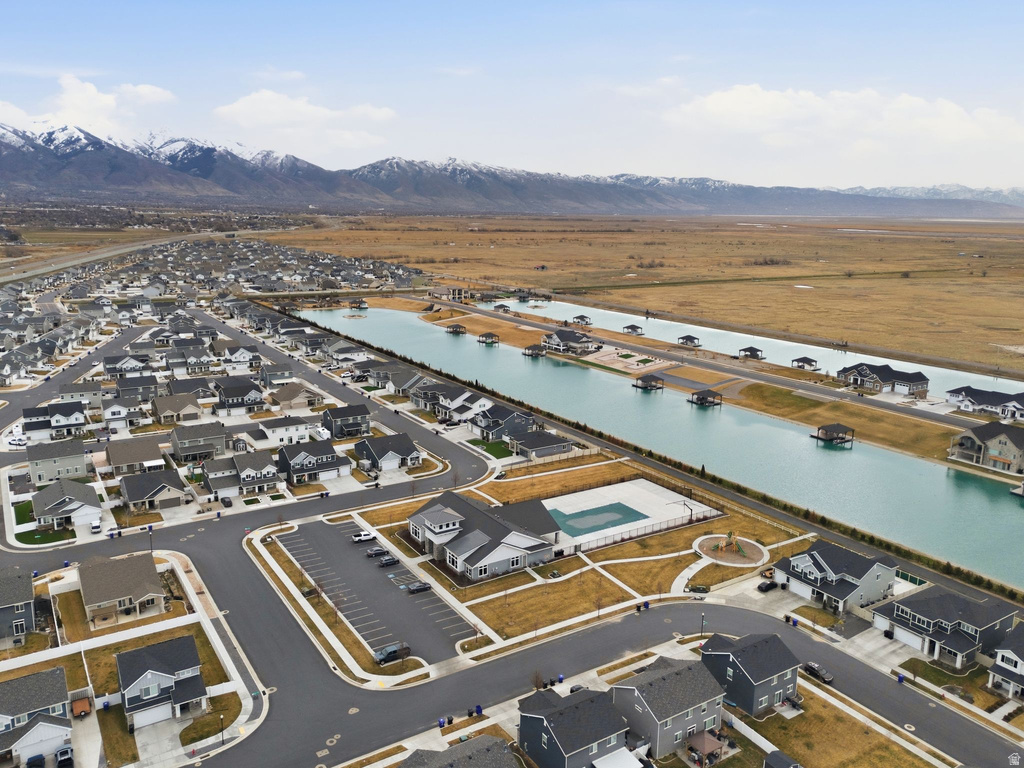 2126 W LYDIA LN Syracuse, UT 84075