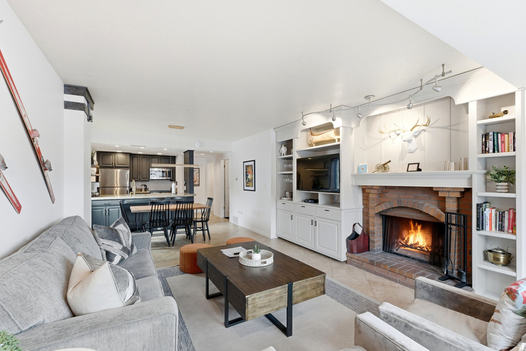 50 SHADOW RIDGE RD #4300 Park City, UT 84060