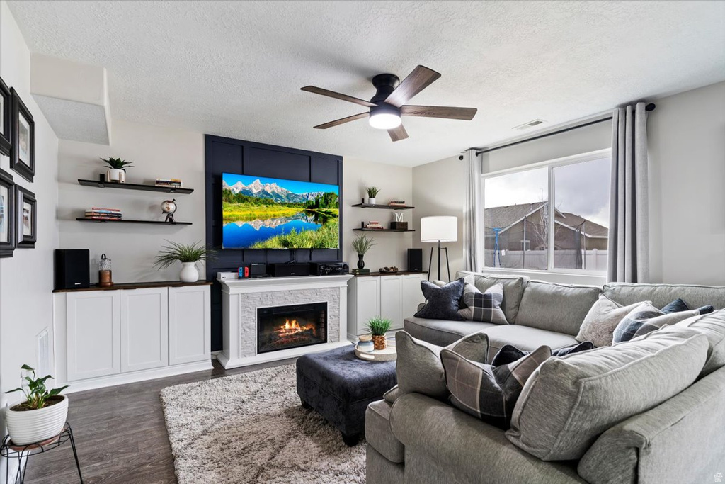 3570 S CREEK SIDE LN Syracuse, UT 84075