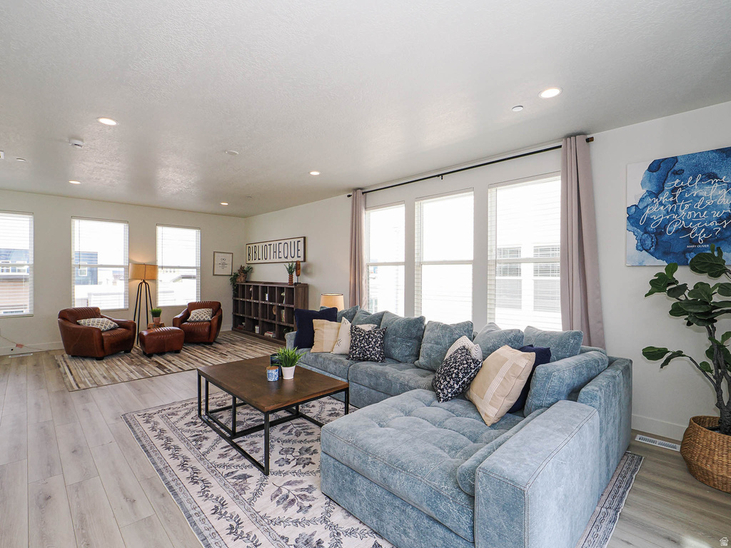 571 N 1400 W Farmington, UT 84025