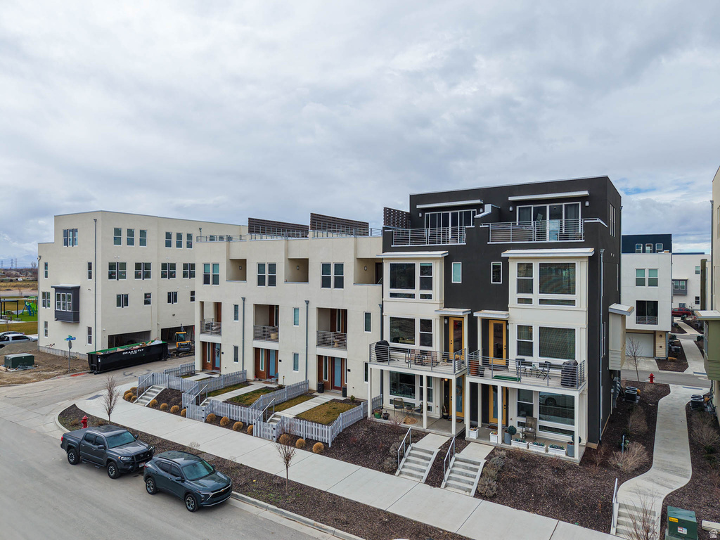 571 N 1400 W Farmington, UT 84025