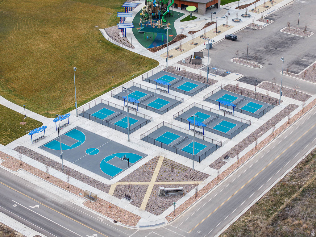 571 N 1400 W Farmington, UT 84025