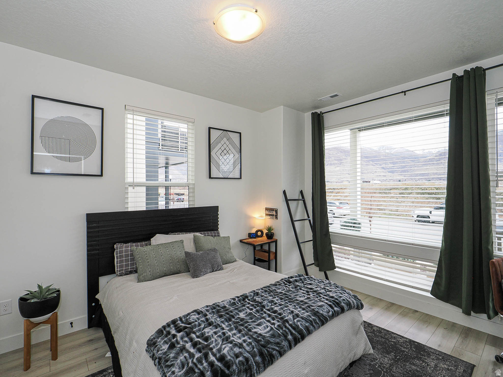 571 N 1400 W Farmington, UT 84025