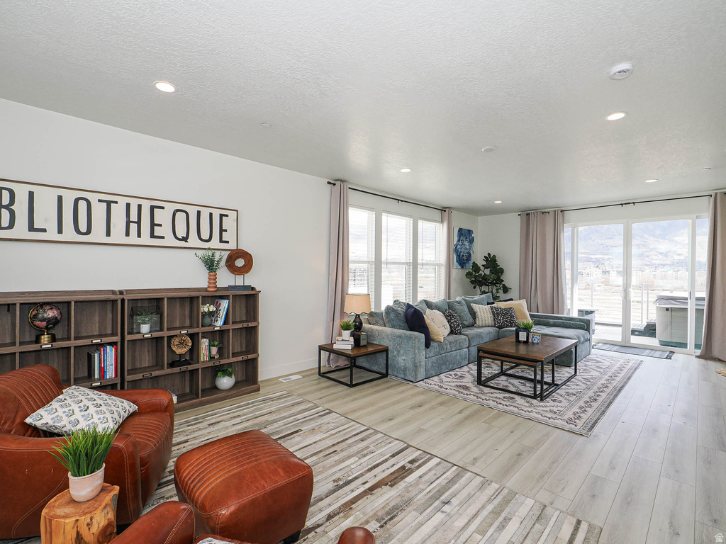 571 N 1400 W Farmington, UT 84025