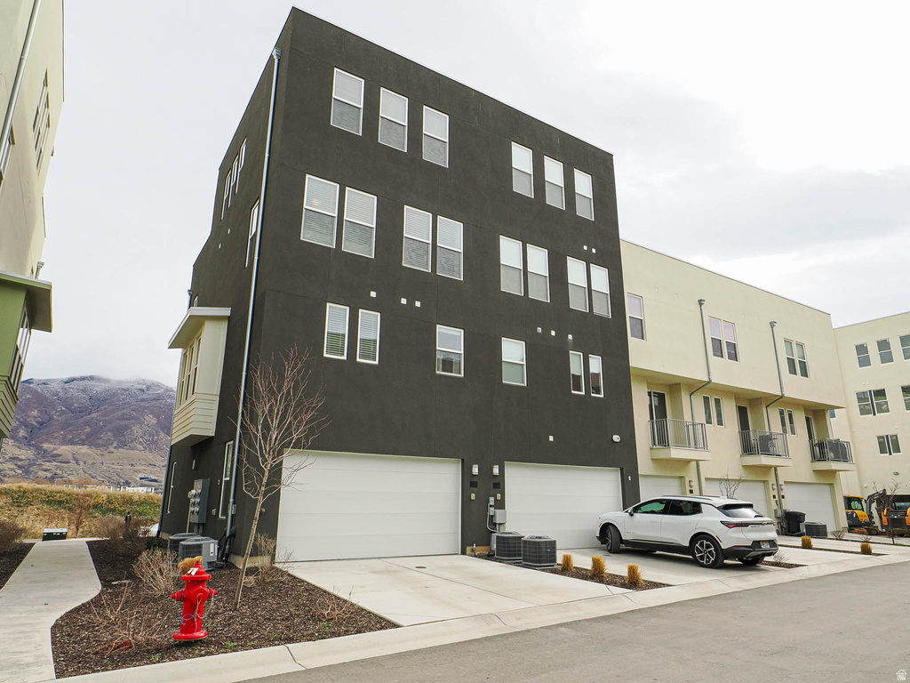 571 N 1400 W Farmington, UT 84025