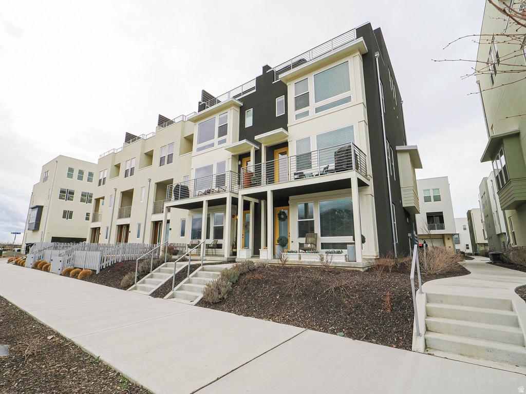 571 N 1400 W Farmington, UT 84025