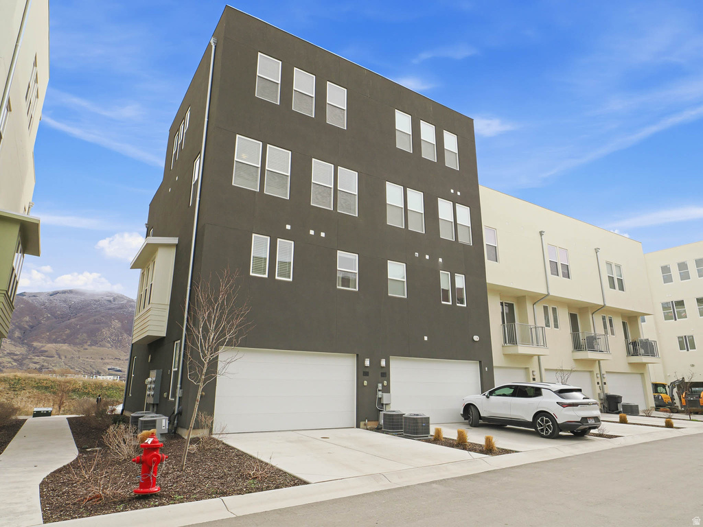 571 N 1400 W Farmington, UT 84025