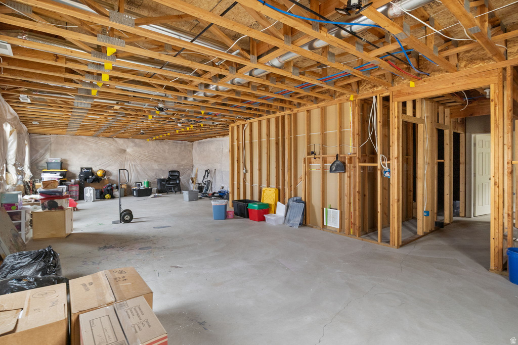 8949 S SOLIAI CIR West Jordan, UT 84081