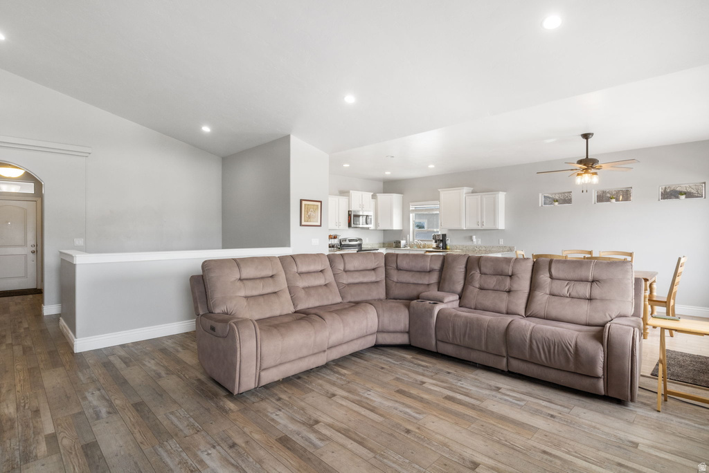 8949 S SOLIAI CIR West Jordan, UT 84081