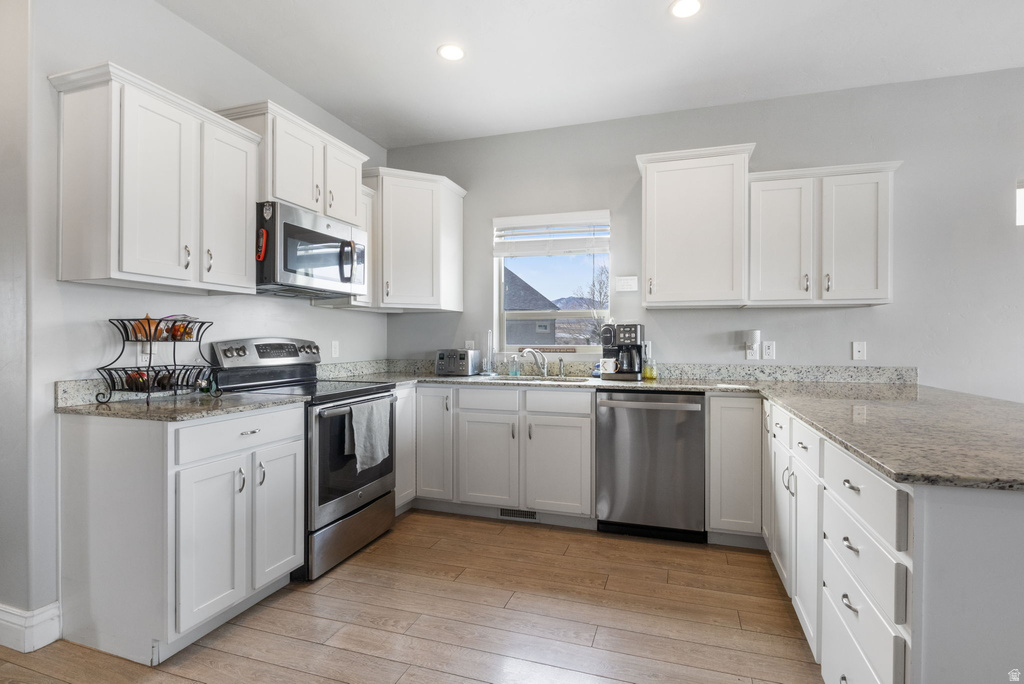 8949 S SOLIAI CIR West Jordan, UT 84081