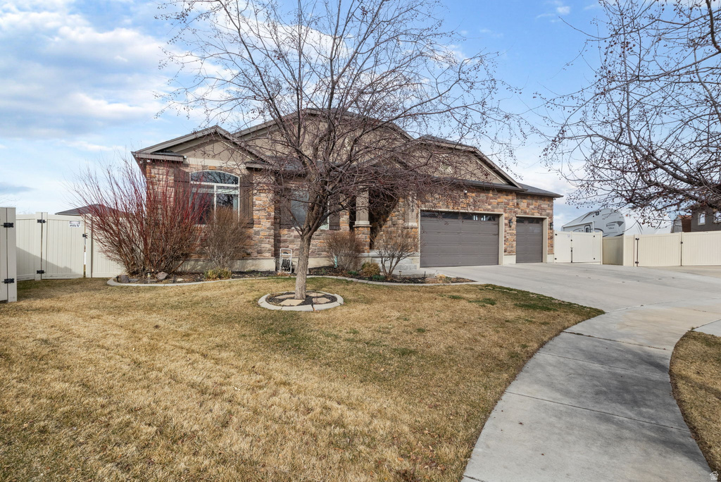 8949 S SOLIAI CIR West Jordan, UT 84081