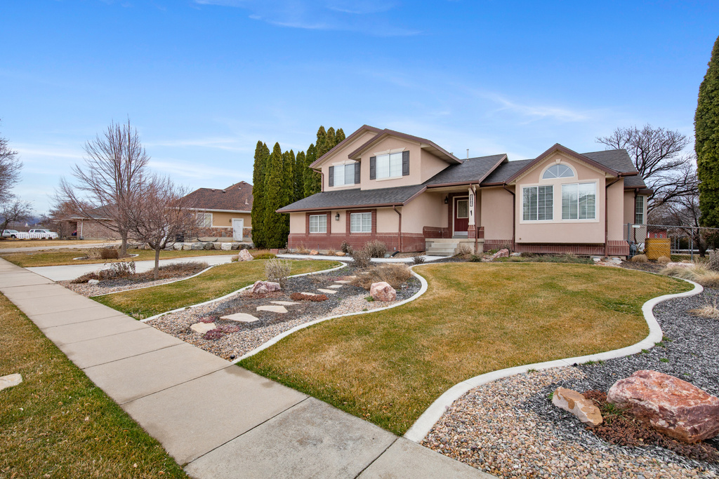1087 W BARNES DR Kaysville, UT 84037