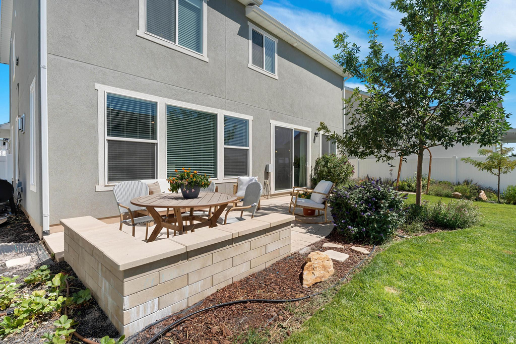 3074 S EDGEWATER LN Syracuse, UT 84075