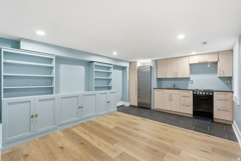 711 E 9TH AVE. Salt Lake City, UT 84103