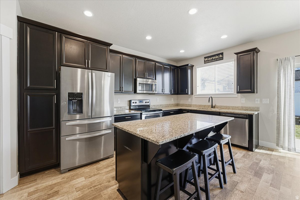 4182 N SLEEPING HOLLOW DR Eagle Mountain, UT 84005