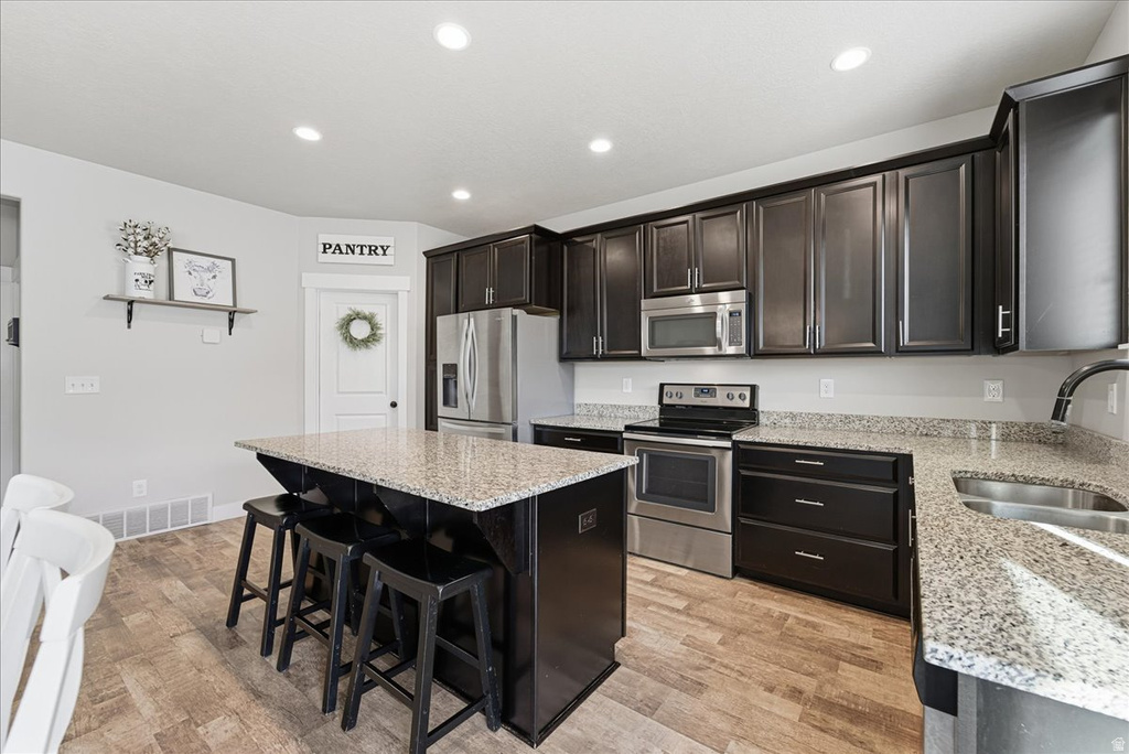 4182 N SLEEPING HOLLOW DR Eagle Mountain, UT 84005