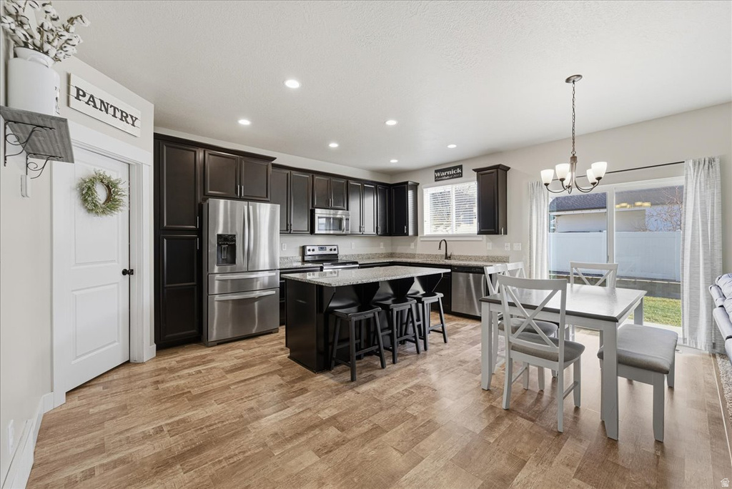 4182 N SLEEPING HOLLOW DR Eagle Mountain, UT 84005