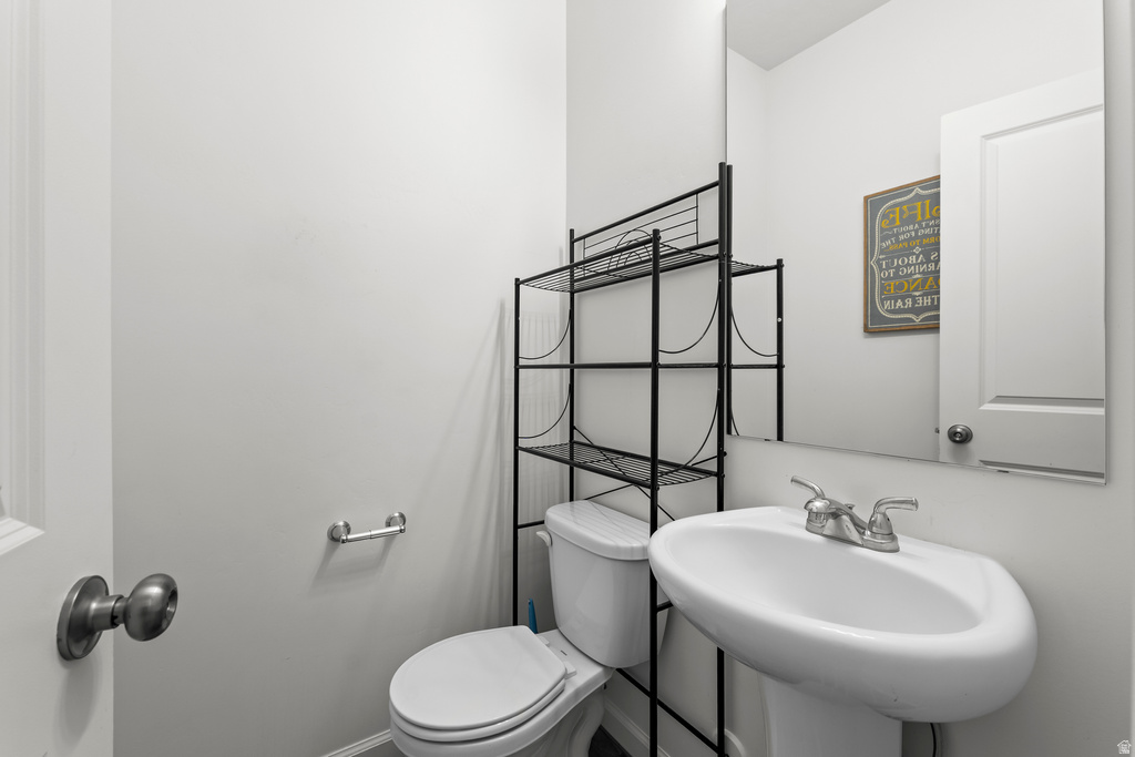 227 N RIVERSIDE DR Saratoga Springs, UT 84045