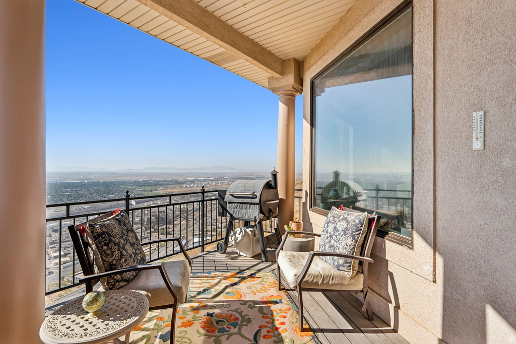 941 N SANDHURST DR Salt Lake City, UT 84103