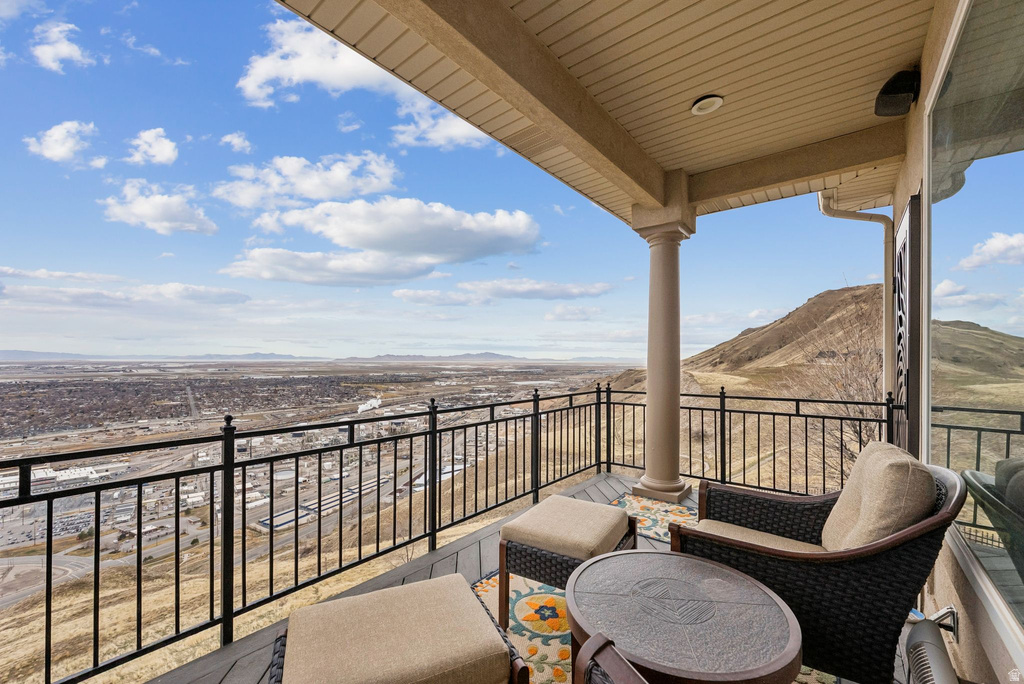 941 N SANDHURST DR Salt Lake City, UT 84103