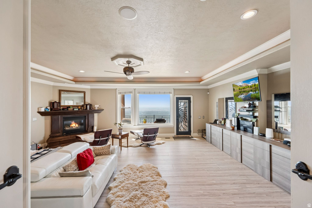 941 N SANDHURST DR Salt Lake City, UT 84103