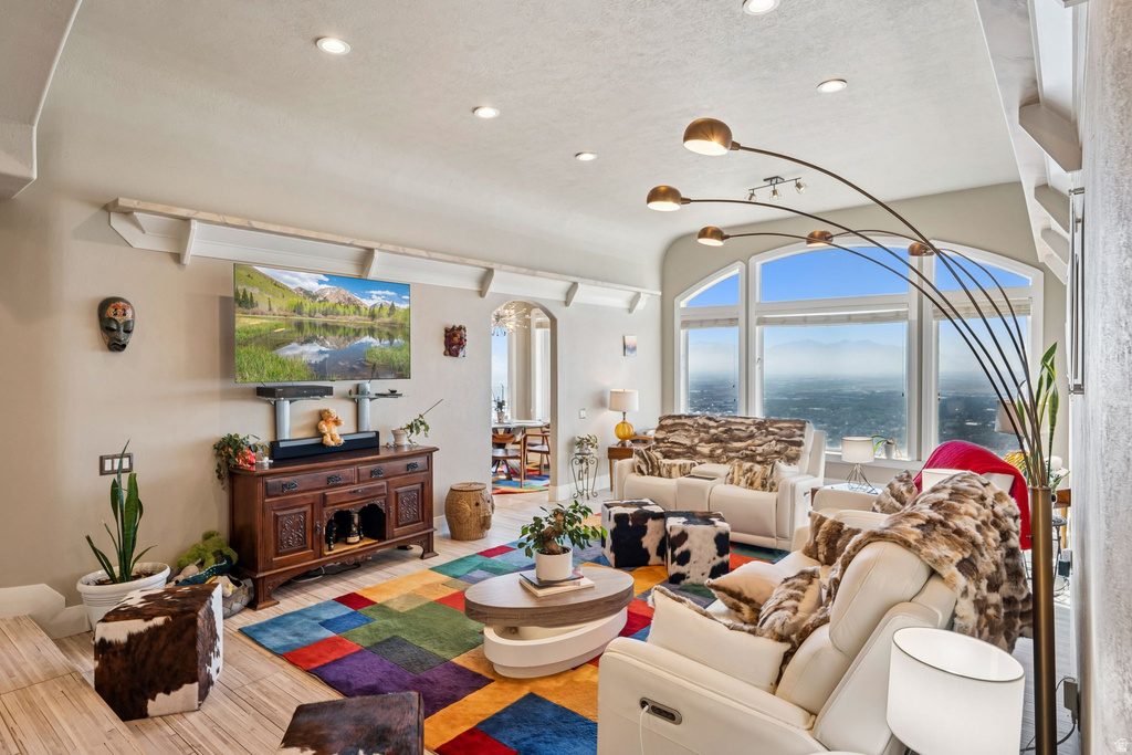 941 N SANDHURST DR Salt Lake City, UT 84103