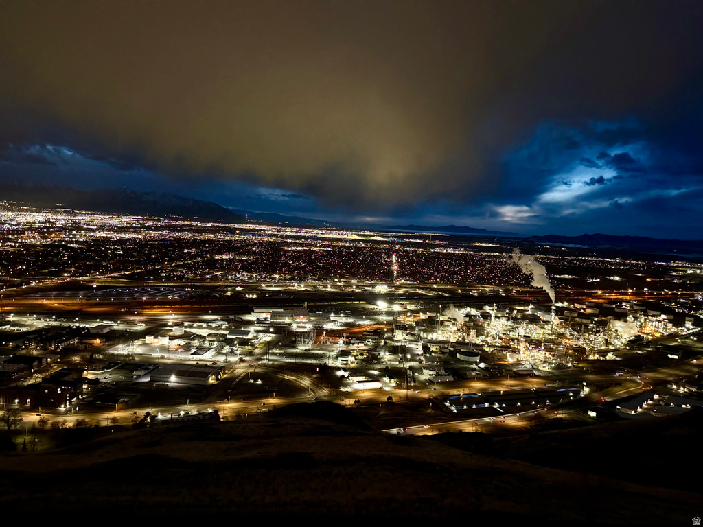 941 N SANDHURST DR Salt Lake City, UT 84103