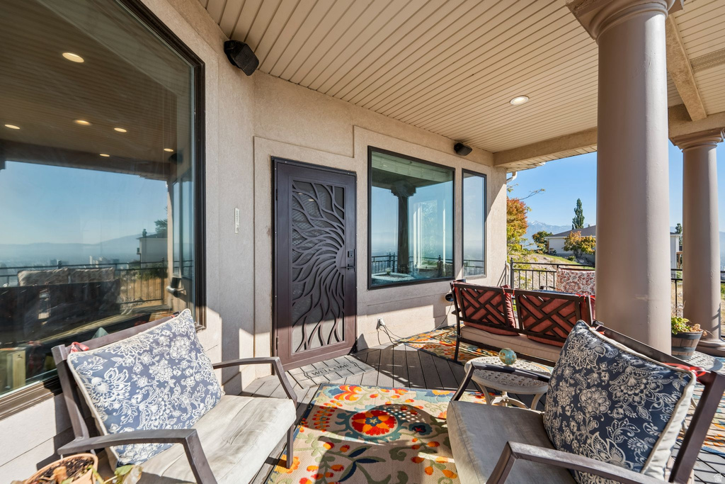 941 N SANDHURST DR Salt Lake City, UT 84103