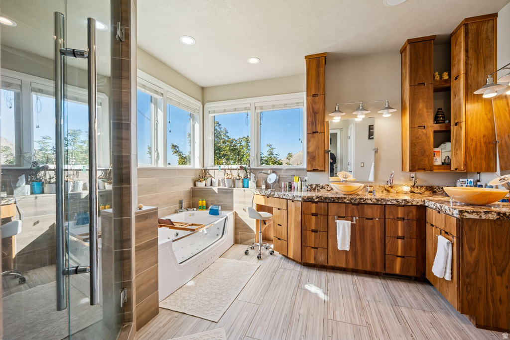 941 N SANDHURST DR Salt Lake City, UT 84103