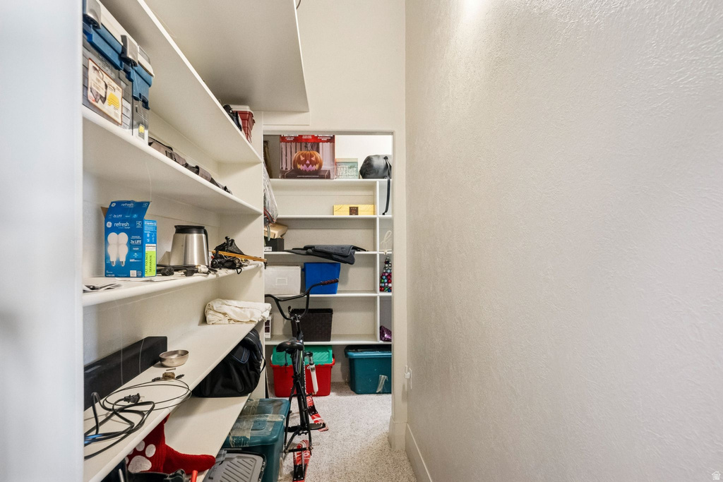 941 N SANDHURST DR Salt Lake City, UT 84103