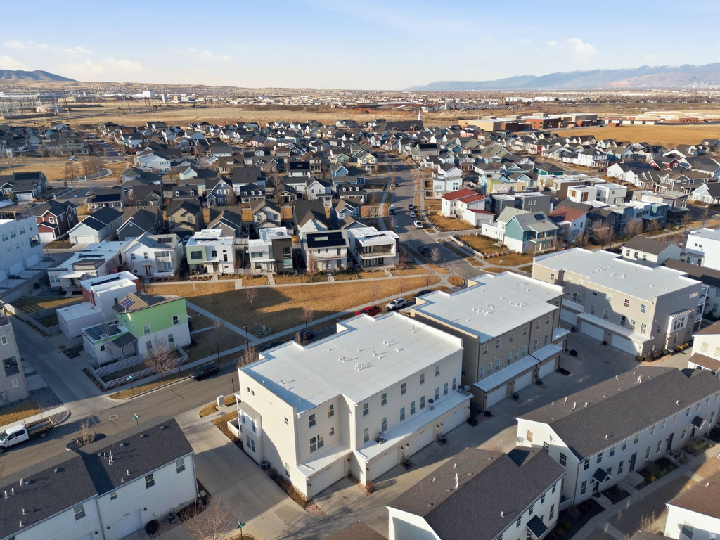 5373 W BOWSTRING WAY South Jordan, UT 84009