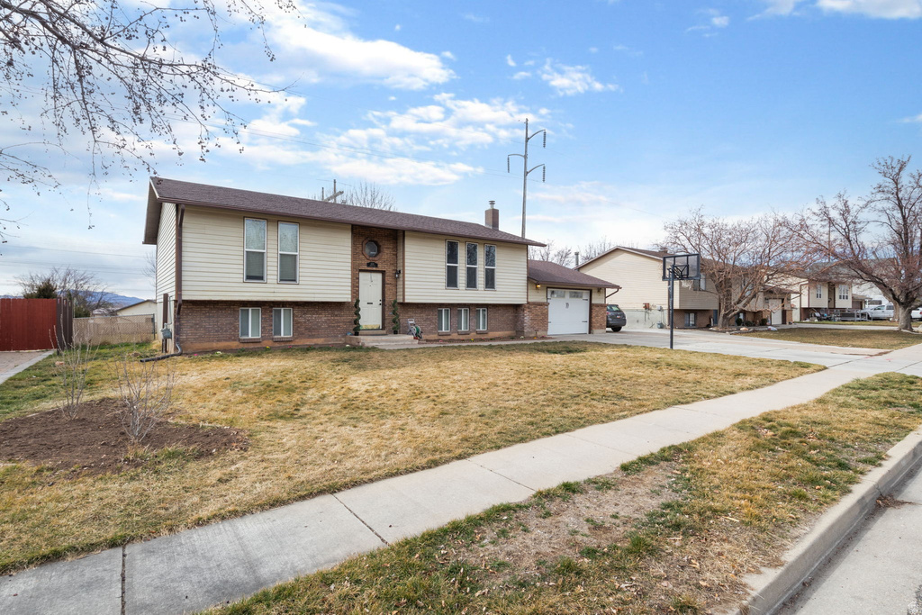 2181 S KATIES WAY Clearfield, UT 84015