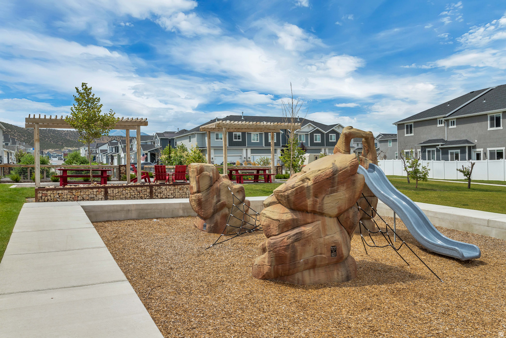 4948 E LAKE CORNER DR Eagle Mountain, UT 84005