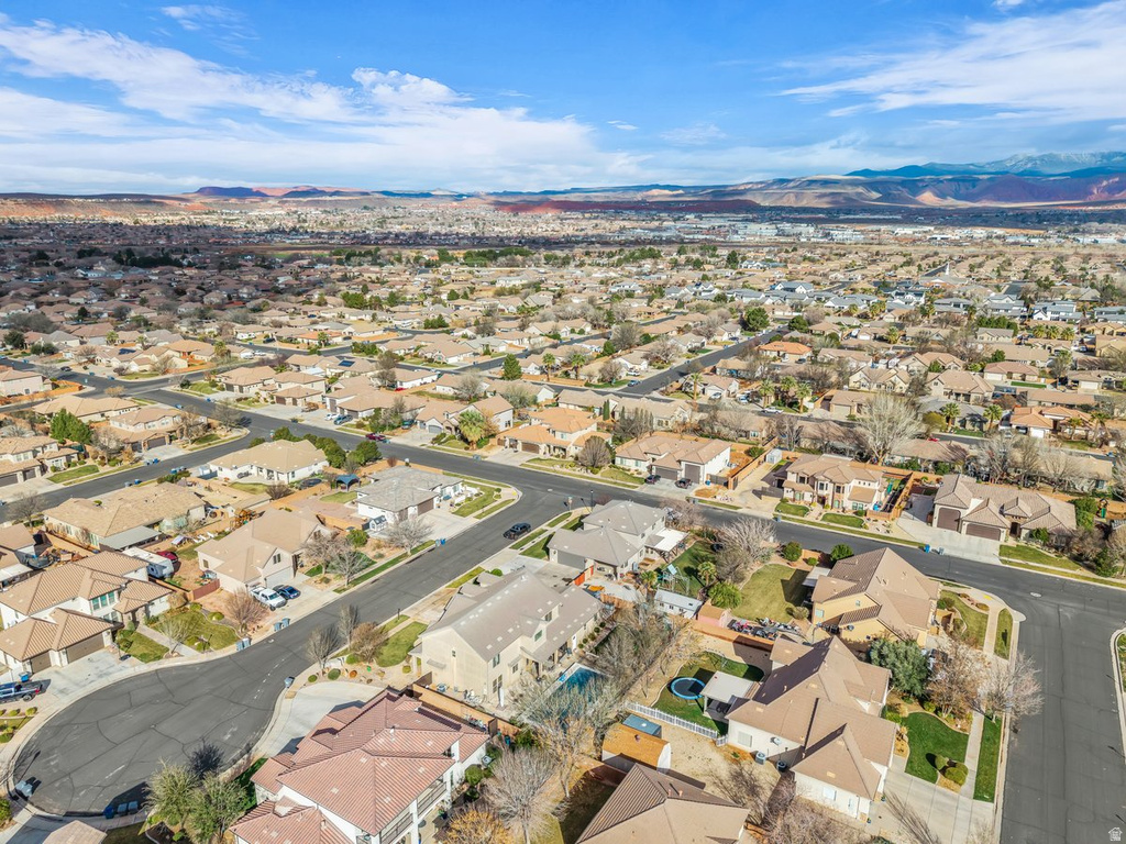 2551 S HONEY BEE CIR Washington, UT 84780