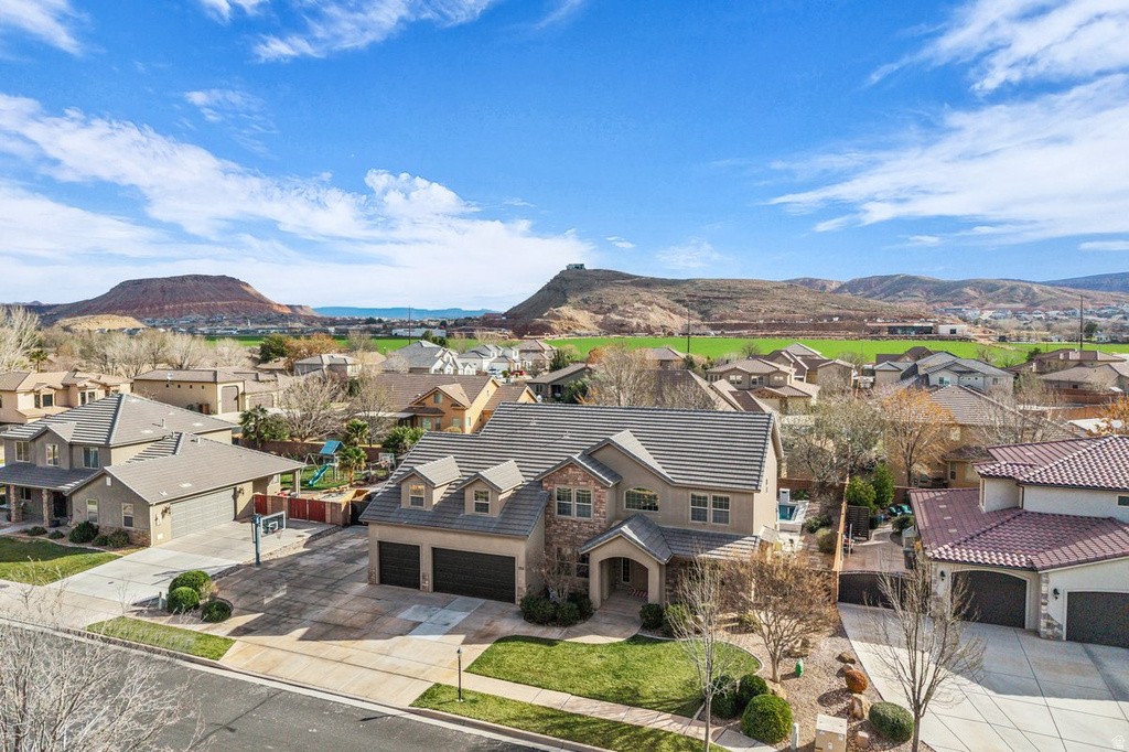 2551 S HONEY BEE CIR Washington, UT 84780