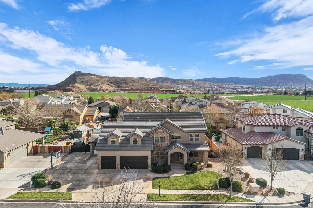 2551 S HONEY BEE CIR Washington, UT 84780