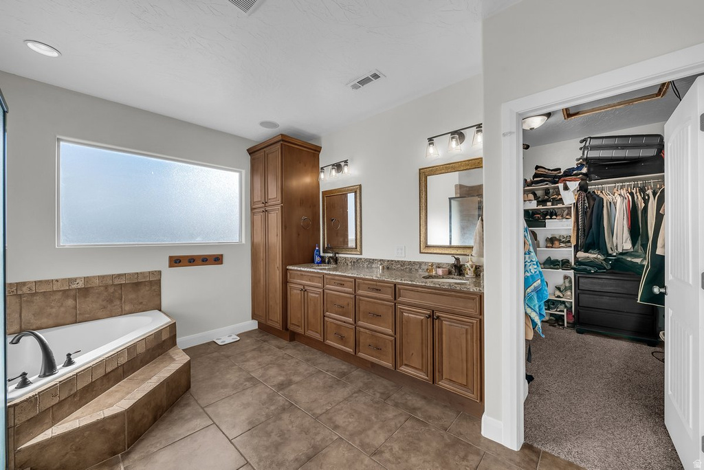 2551 S HONEY BEE CIR Washington, UT 84780
