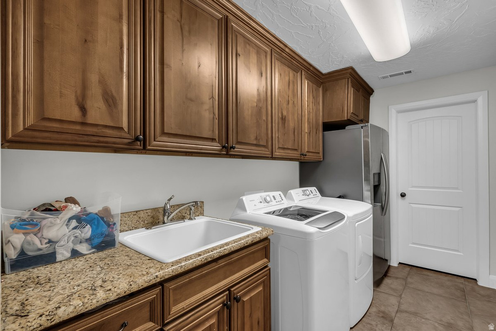 2551 S HONEY BEE CIR Washington, UT 84780