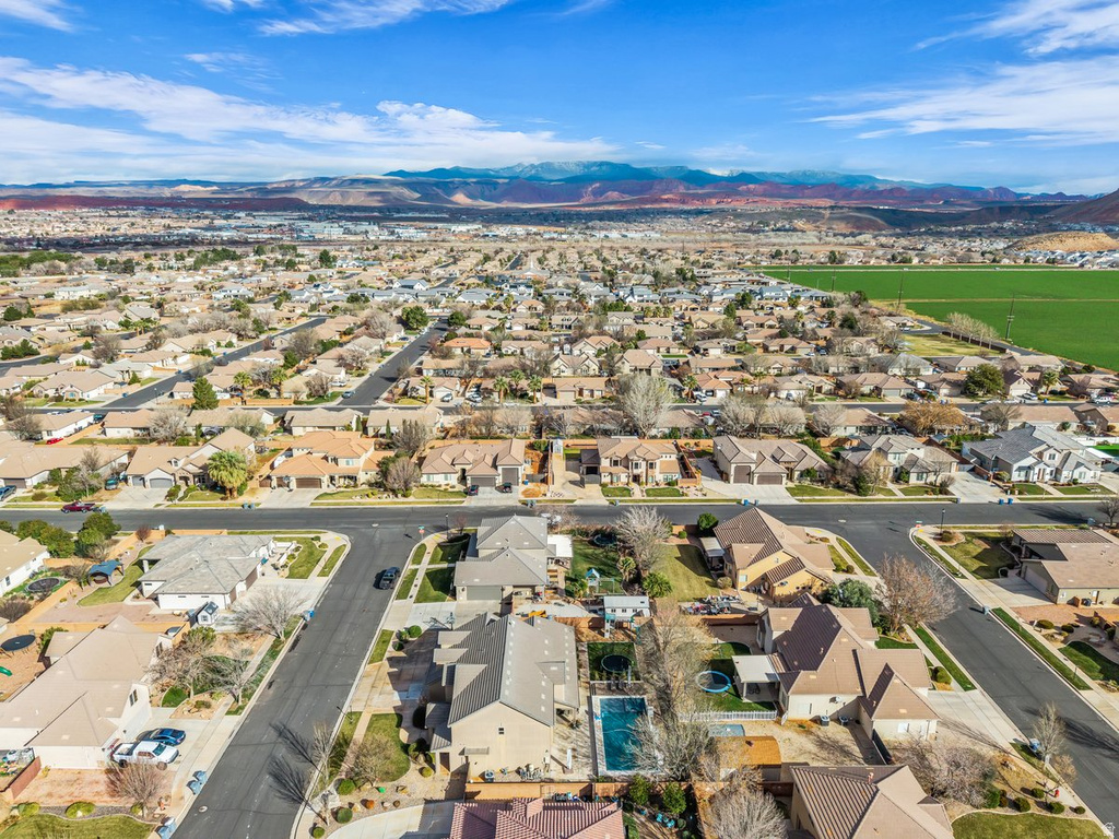 2551 S HONEY BEE CIR Washington, UT 84780