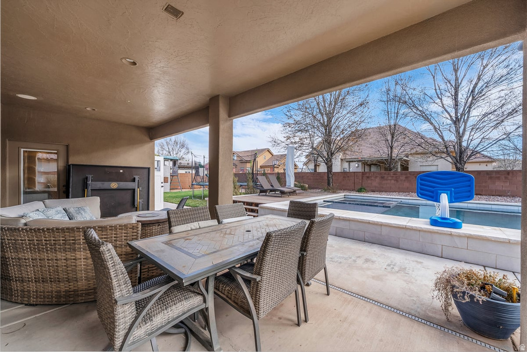 2551 S HONEY BEE CIR Washington, UT 84780