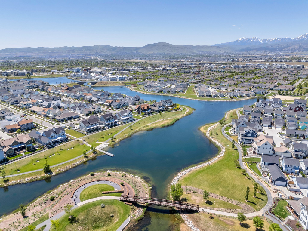 6228 W COPPERHAWK DR South Jordan, UT 84009