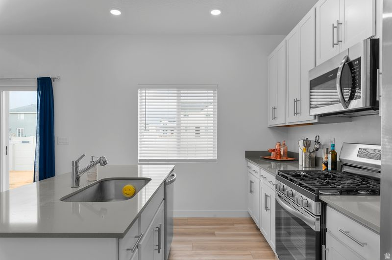 1713 E BISON DR Eagle Mountain, UT 84005