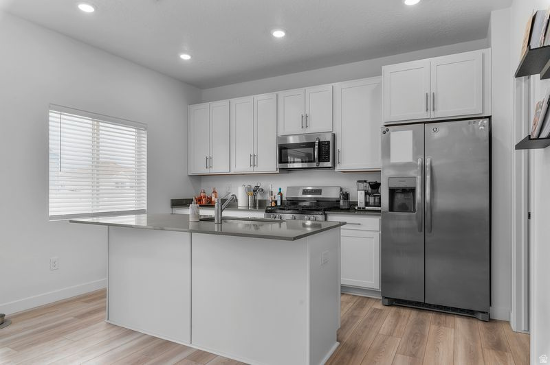 1713 E BISON DR Eagle Mountain, UT 84005