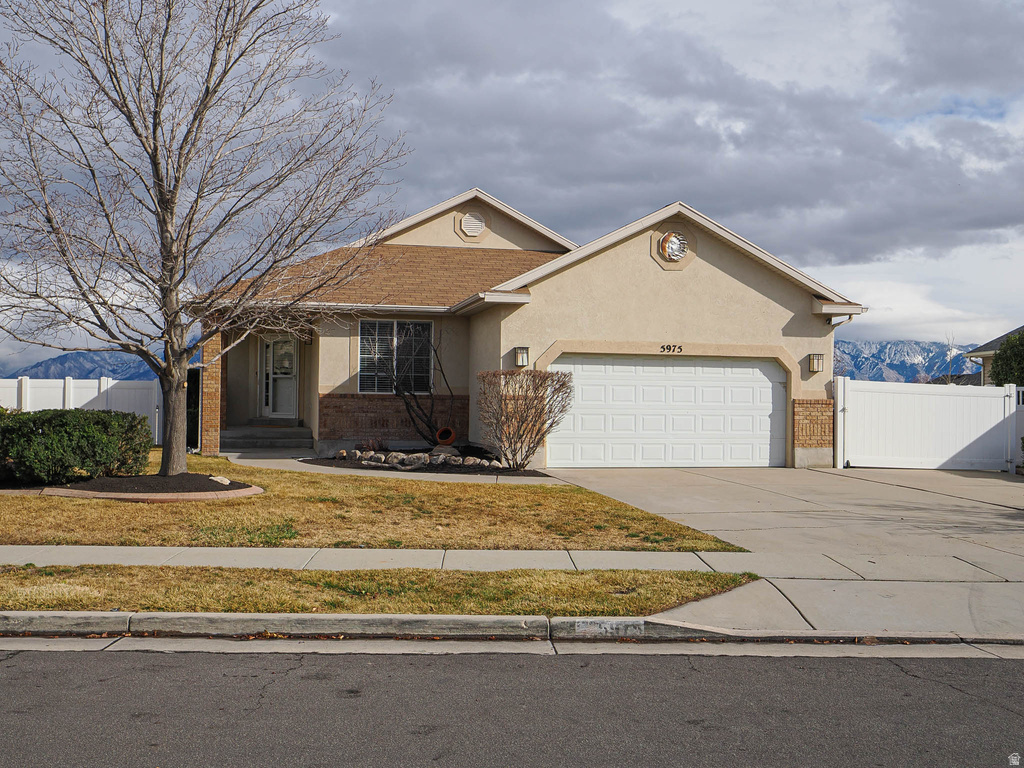 5975 S RIDGE FLOWER WAY Salt Lake City, UT 84118
