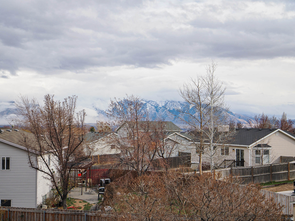 5975 S RIDGE FLOWER WAY Salt Lake City, UT 84118