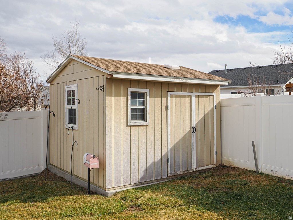 5975 S RIDGE FLOWER WAY Salt Lake City, UT 84118